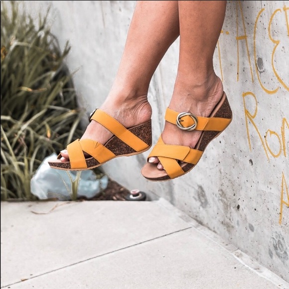 dansko susie milled nubuck